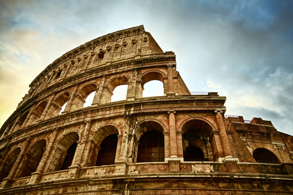 colosseum history rome visitor's guide