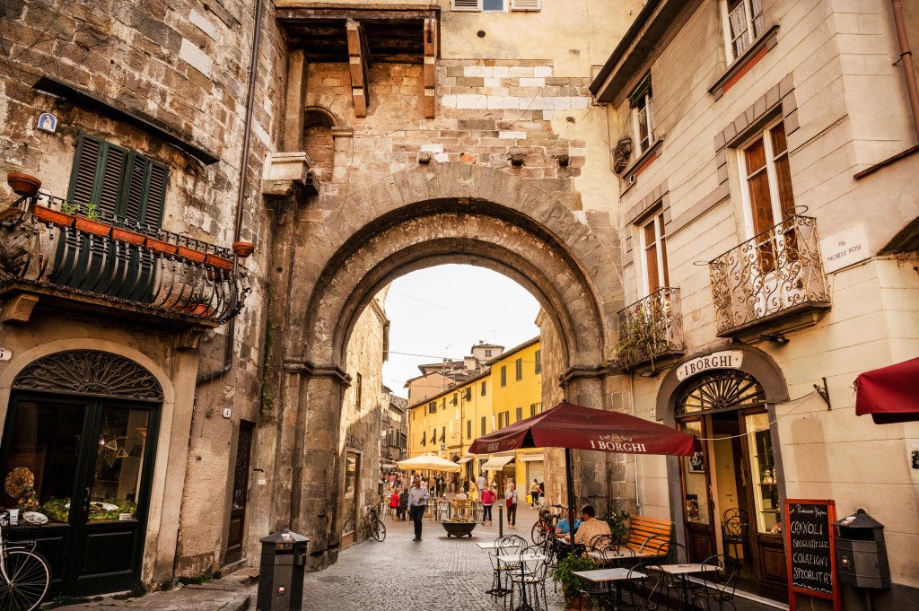 Lucca neighborhoods historic center