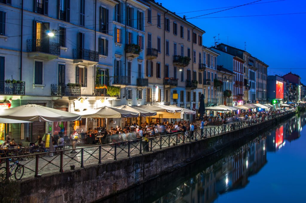 naviglio grande bars restaurants