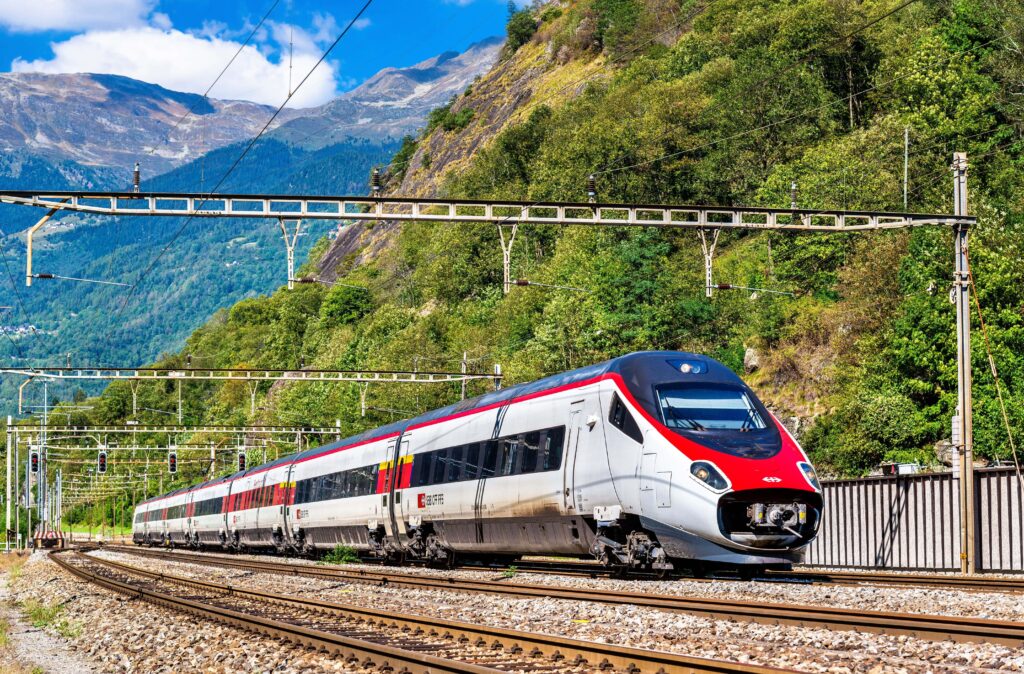Italy to switzerland train