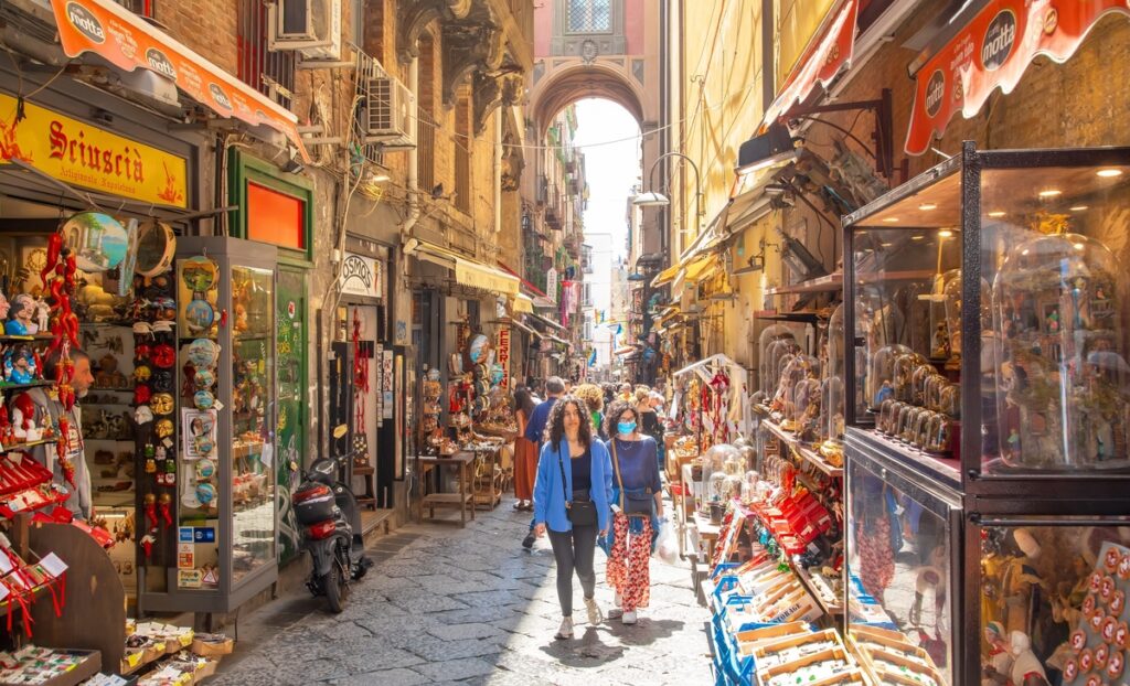 naples travel guide shopping souvenir